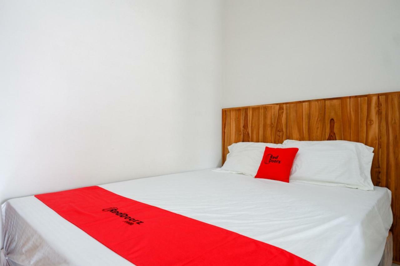 Reddoorz Plus Syariah Near Stasiun Tegal 2 Екстер'єр фото
