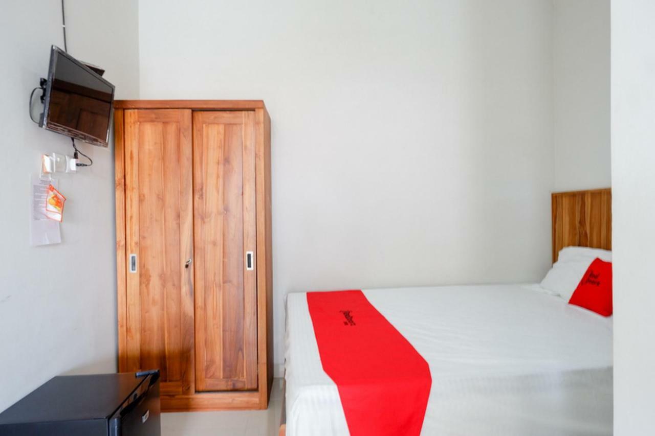 Reddoorz Plus Syariah Near Stasiun Tegal 2 Екстер'єр фото
