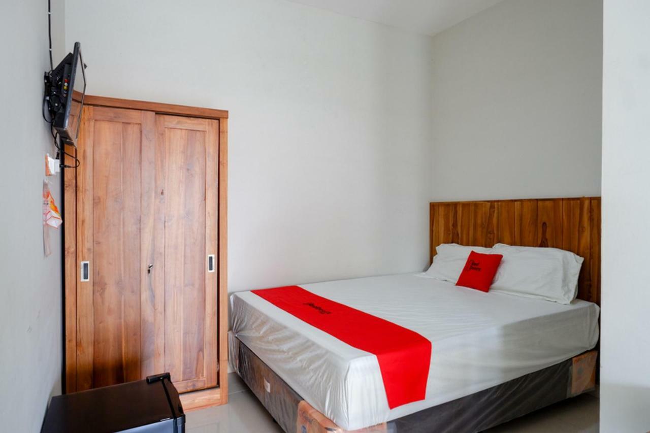 Reddoorz Plus Syariah Near Stasiun Tegal 2 Екстер'єр фото
