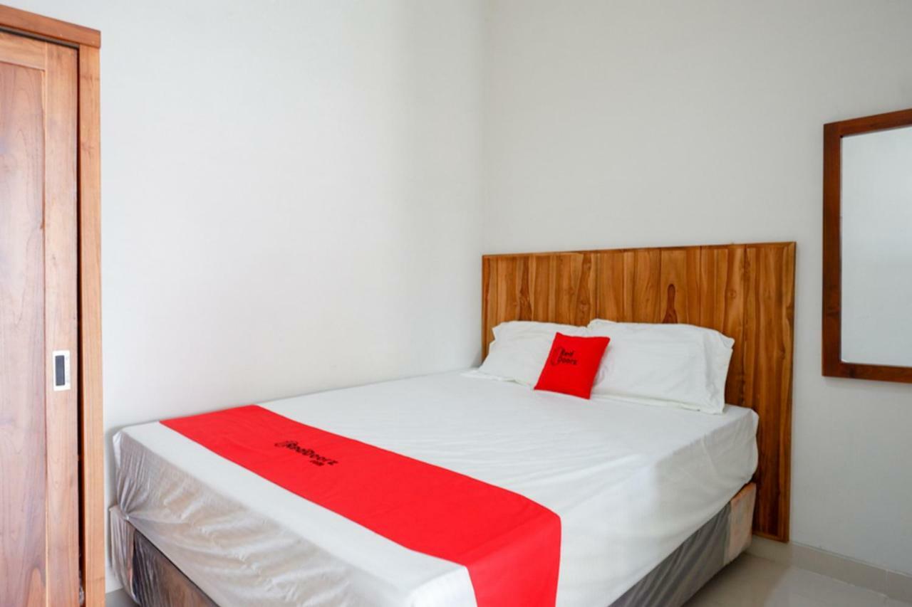 Reddoorz Plus Syariah Near Stasiun Tegal 2 Екстер'єр фото