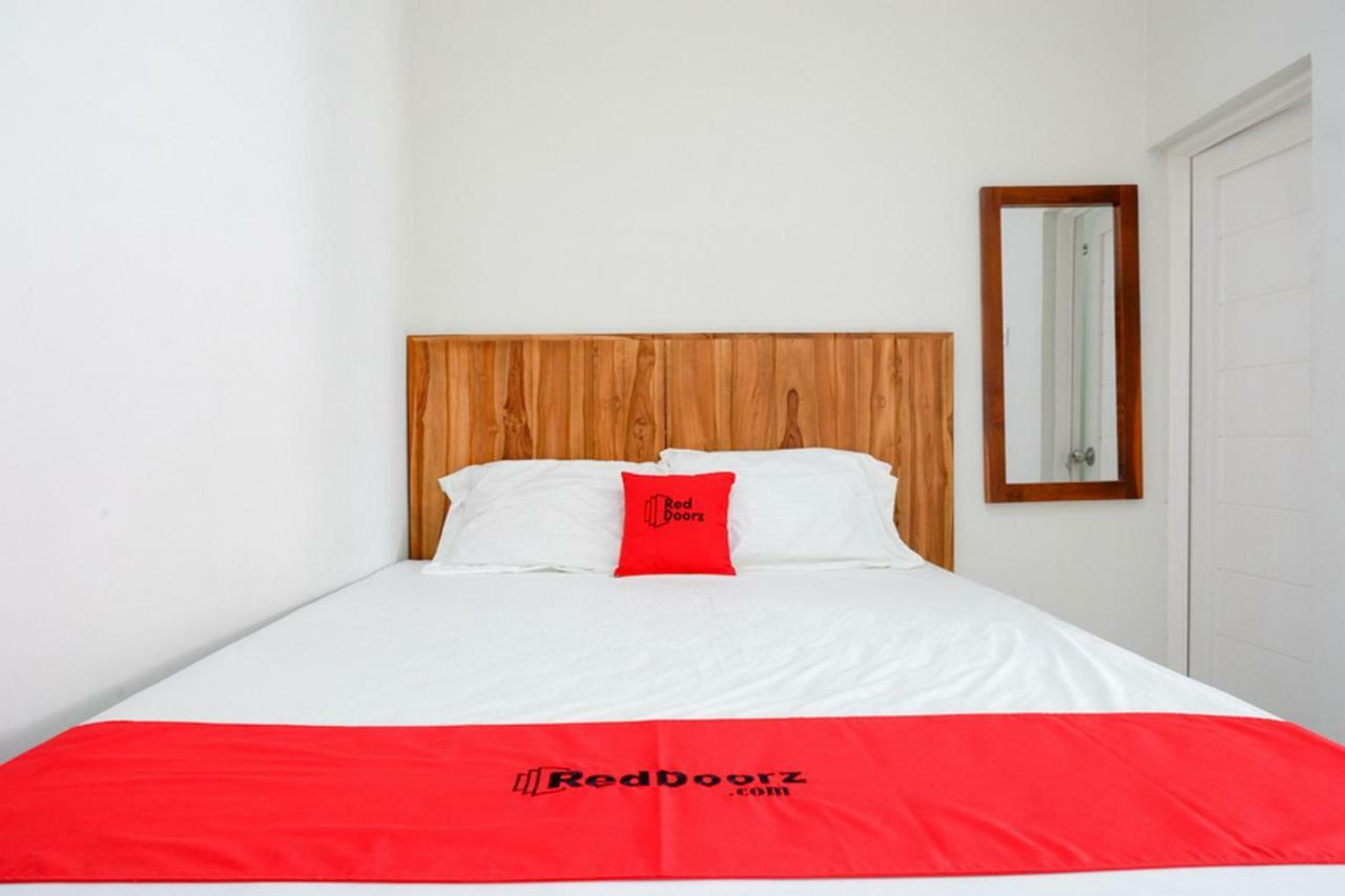 Reddoorz Plus Syariah Near Stasiun Tegal 2 Екстер'єр фото